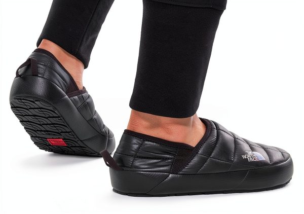 The North Face Mens Hiking Boots Water Resistant Insulated-1